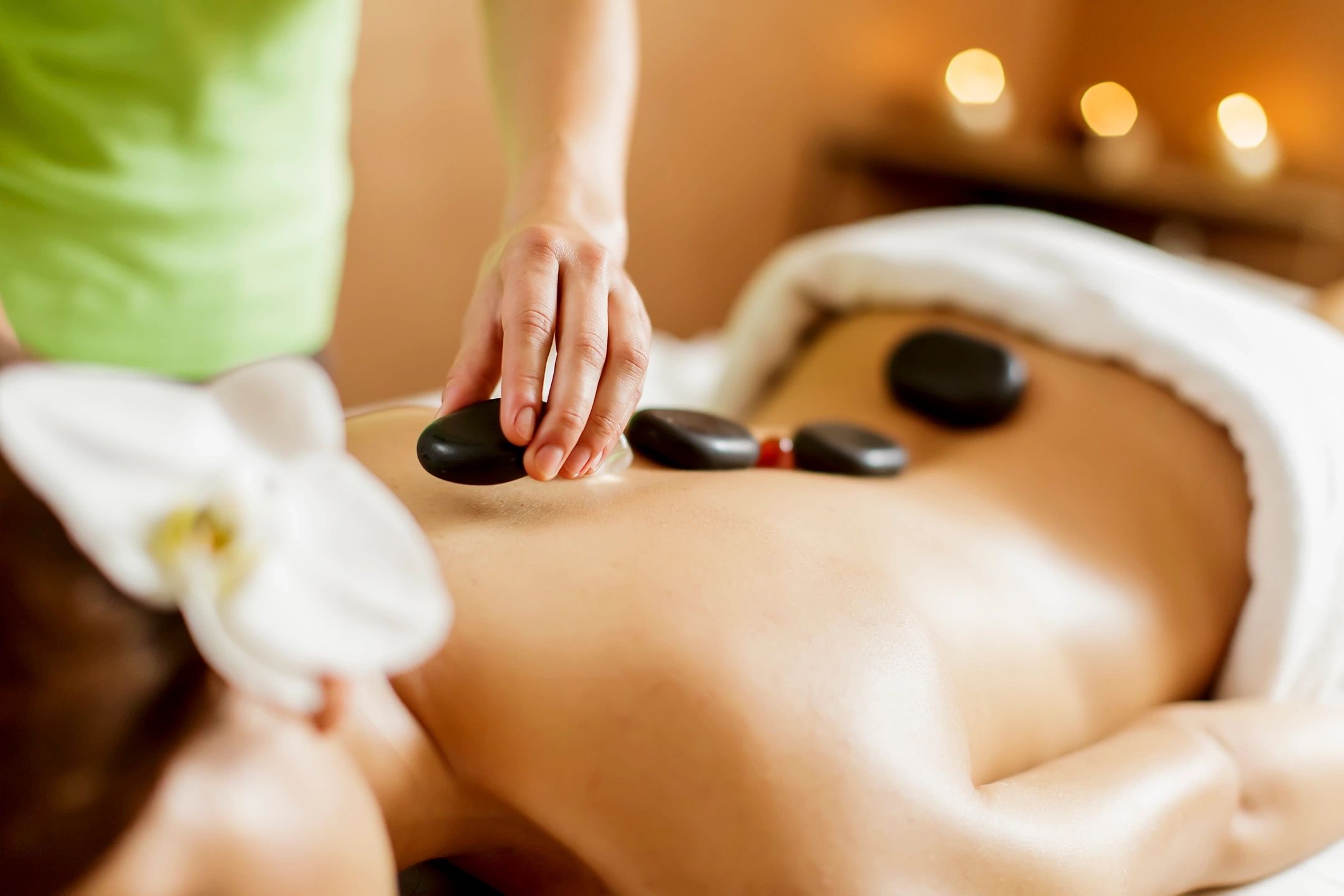 hot stone therapy is a way of relaxation